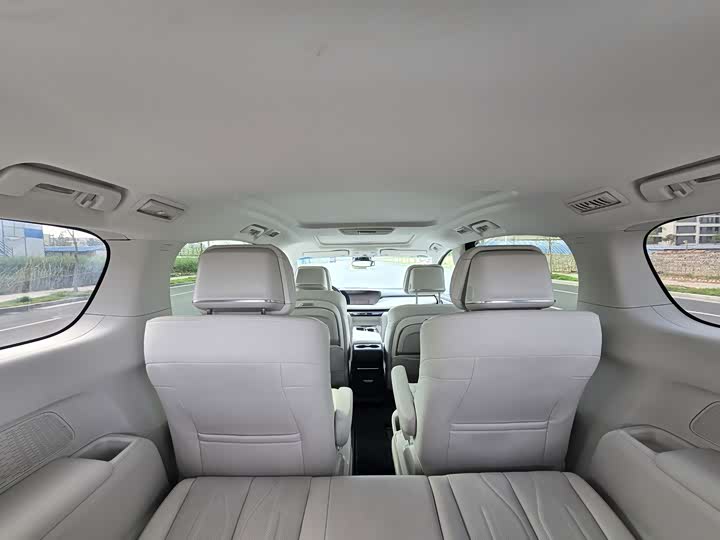 Buick GL8 NEV Luzun Zhixiang 7-Seater