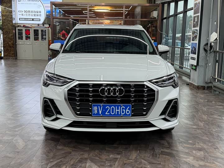 Audi Q3 35 TFSI Fashion Dynamic (1.4T)