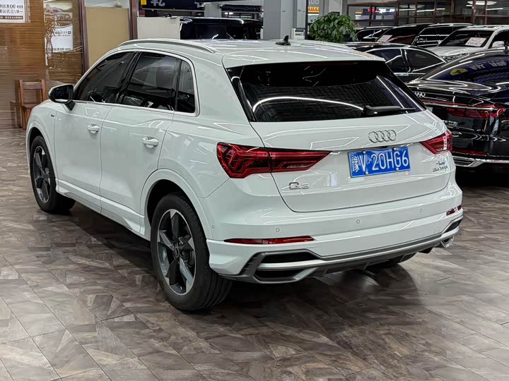 Audi Q3 35 TFSI Fashion Dynamic (1.4T)