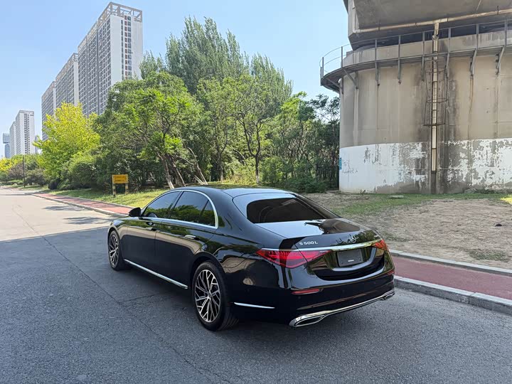 Mercedes-Benz S-Class