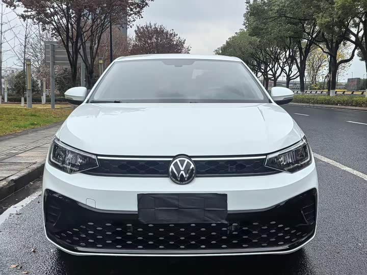 Volkswagen Lavida New Sharp 1.5 Outstanding New Yi