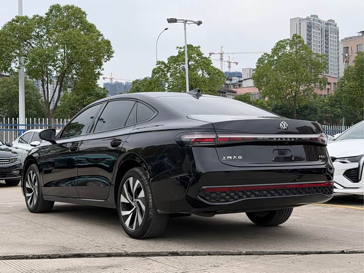 Volkswagen Passat Pro
