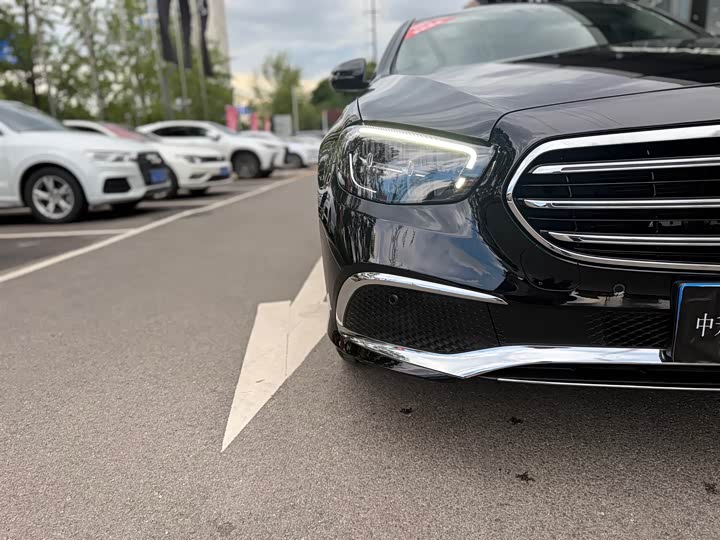 Mercedes-Benz E-Class E 260 L
