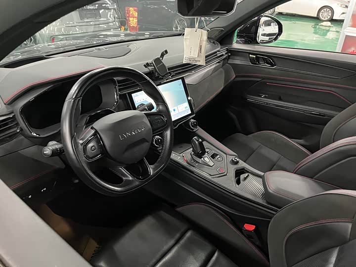 Lynk & Co 05