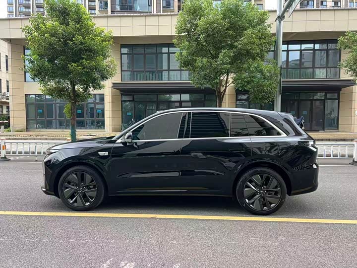 Li Auto L6