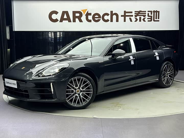 Porsche Panamera 4