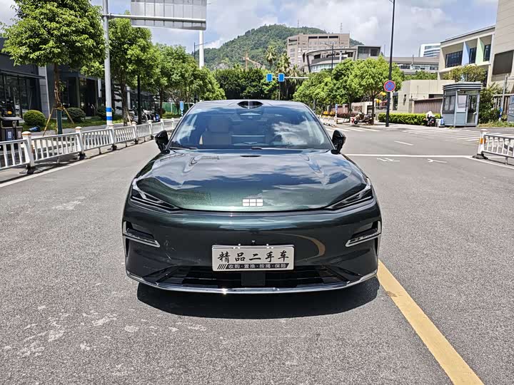 Geely Galaxy Xingyao 8 130 km EM-P Starship