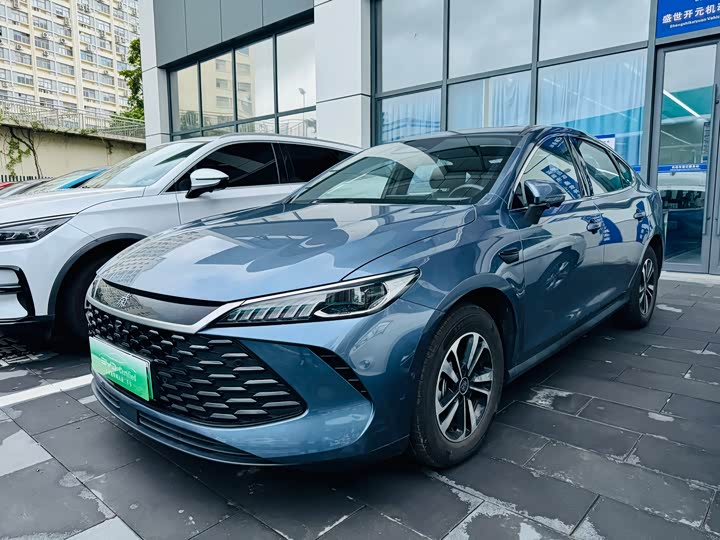 BYD Qin PLUS DM-i Smart Drive 120 km Chaoyue