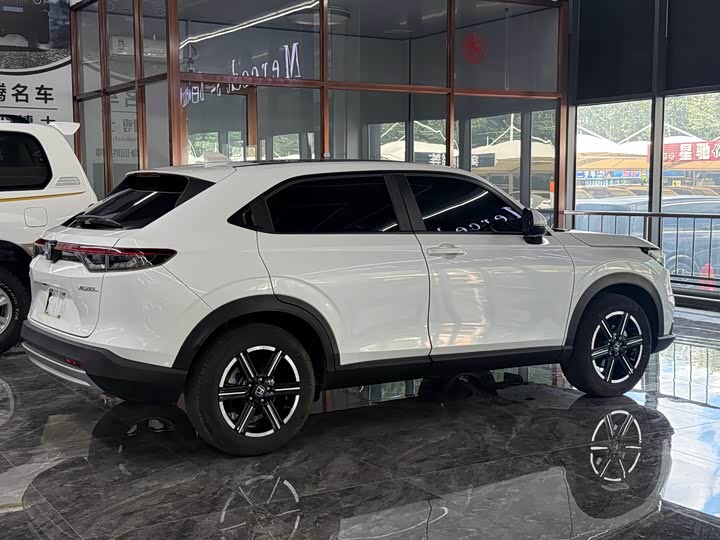 Honda Vezel 1.5 CVT Tech