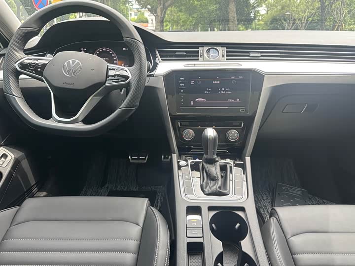 Volkswagen Magotan 2 Million Units Zhongxiang