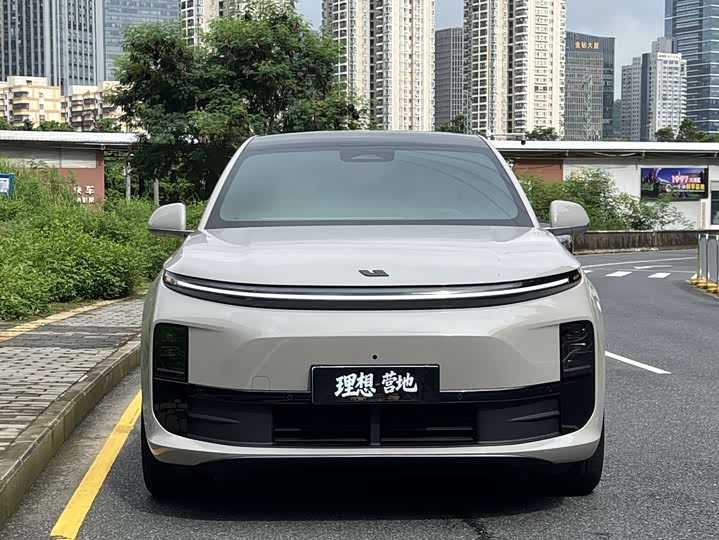 Li Auto L6
