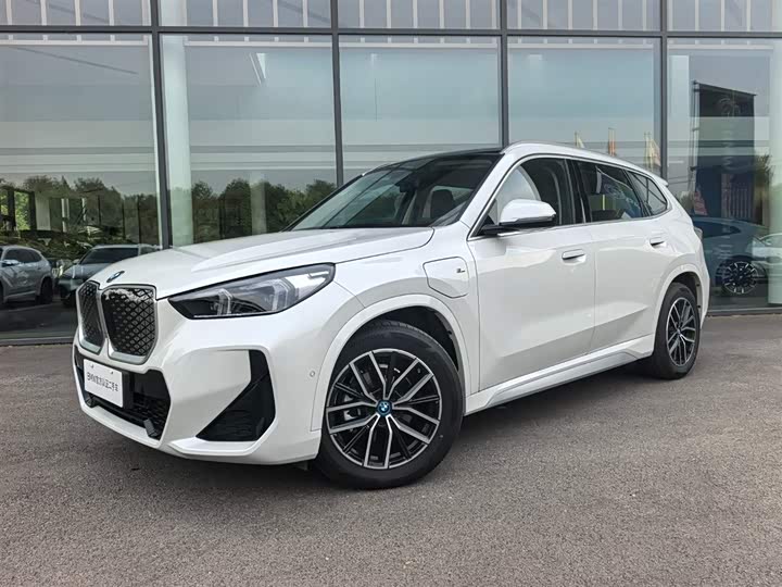 BMW iX1 eDrive25L M Sport Package