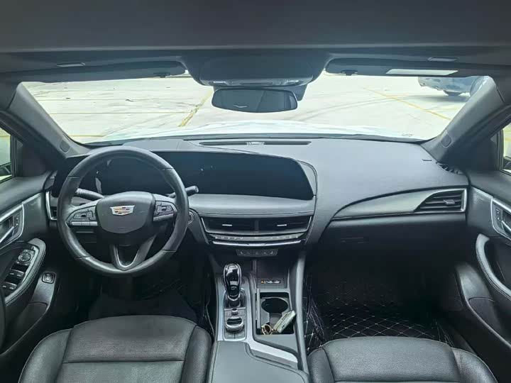 Cadillac CT5 28T Platinum