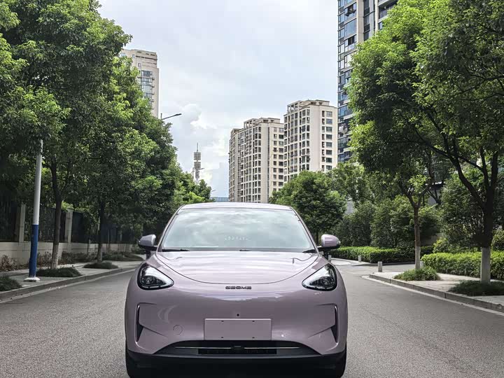 Geely Xingyuan UP 410 km Explorer