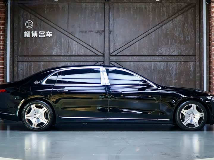 Mercedes-Maybach 