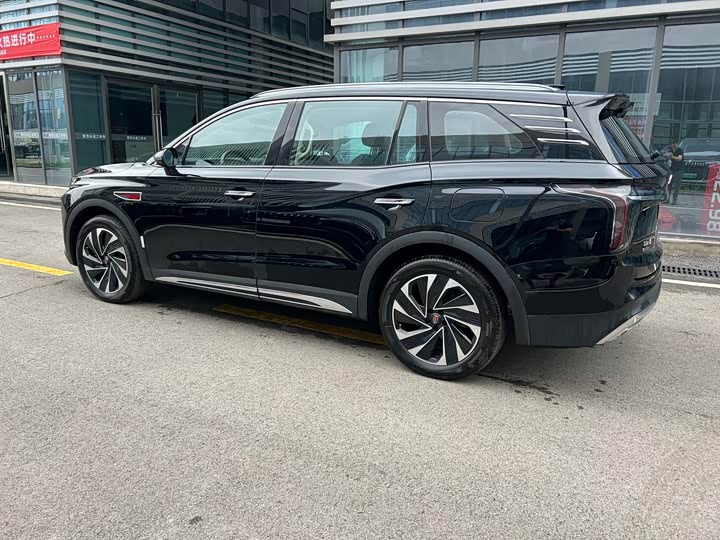 Hongqi HS7