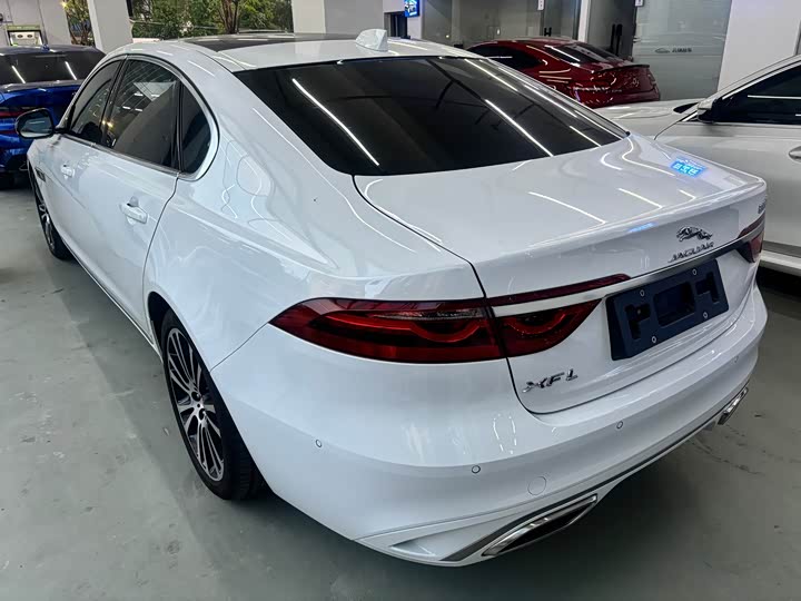 Land Rover Jaguar XFL