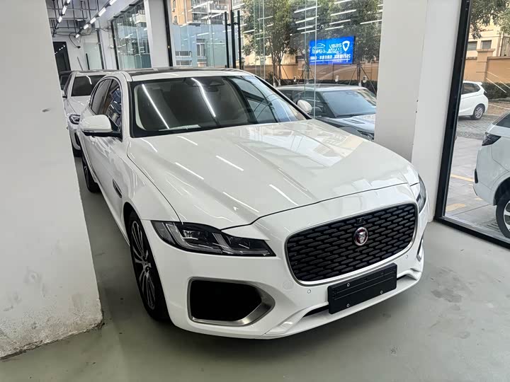Land Rover Jaguar XFL