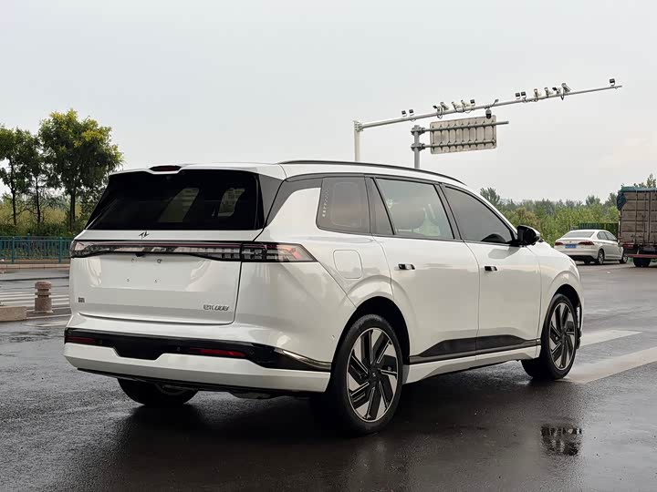 Dongfeng eπ008 210 Max EREV 6-Seater