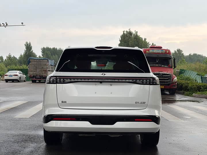 Dongfeng eπ008 210 Max EREV 6-Seater