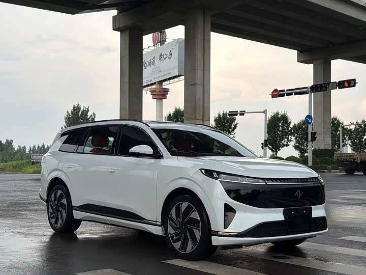 Dongfeng eπ008 210 Max EREV 6-Seater