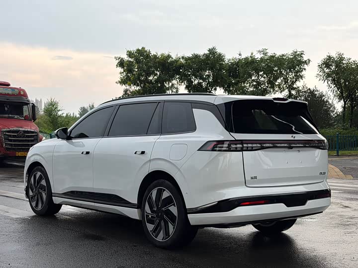 Dongfeng eπ008 210 Max EREV 6-Seater