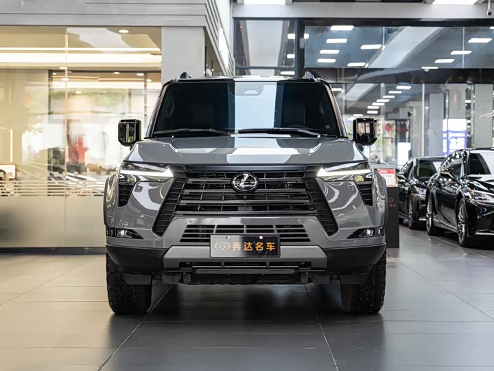 Lexus GX Pioneer