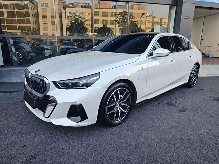 BMW i5 eDrive35L Premium M Sport Package