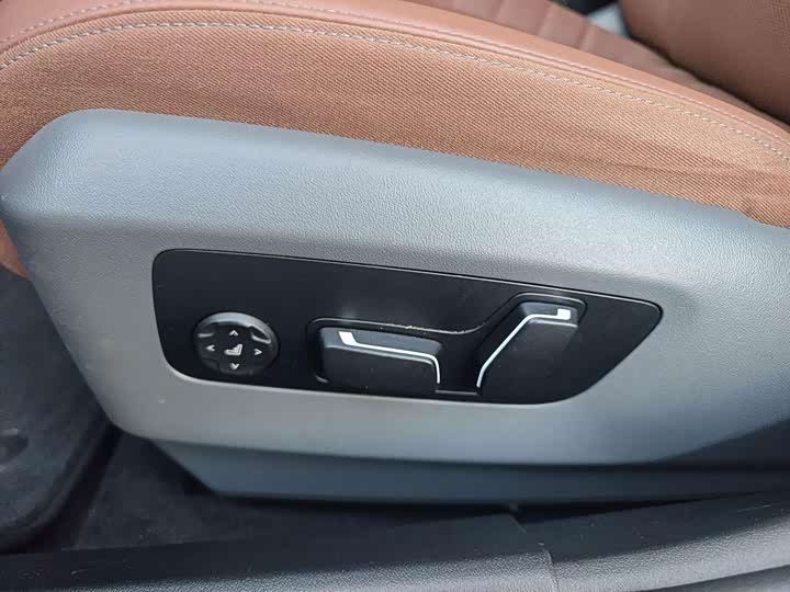 BMW i5 eDrive35L Premium M Sport Package