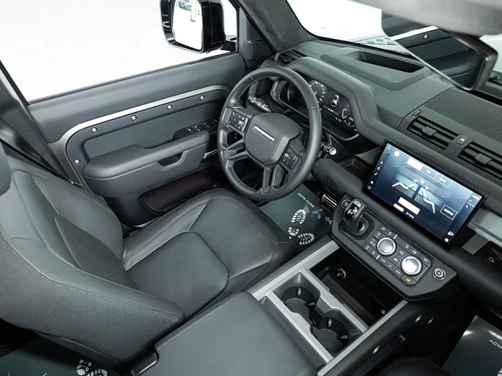 Land Rover Defender 110
