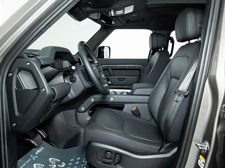 Land Rover Defender 110