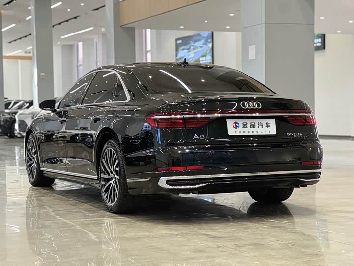 Audi A8L 55 TFSI quattro Flagship