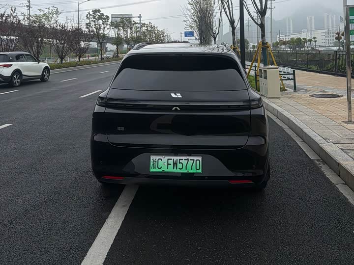 Li Auto L6