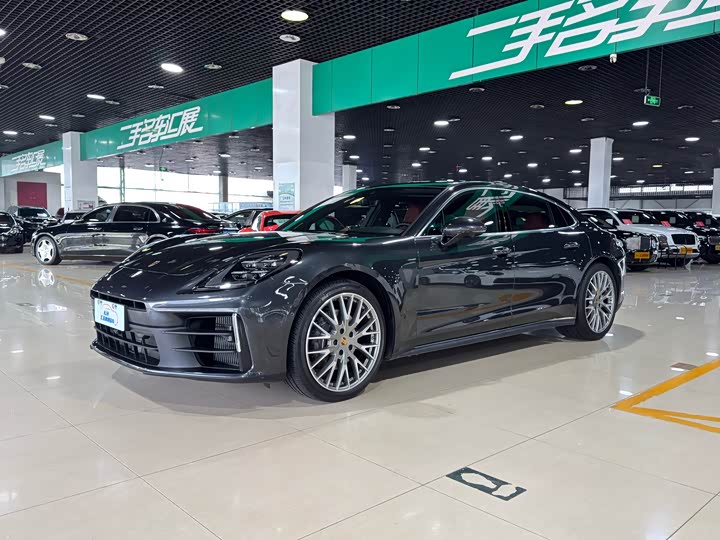 Porsche Panamera 4