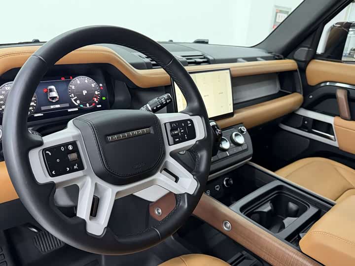 Land Rover Defender 110