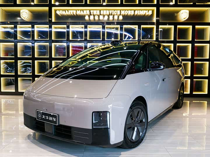 Li Auto (Lixiang) MEGA Ultra