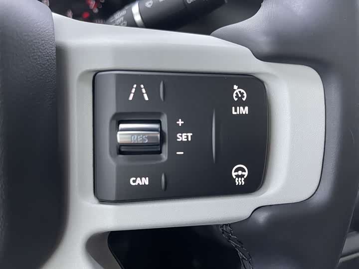 Land Rover Defender 110
