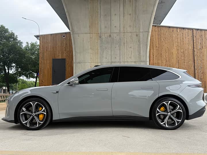 Nio ET5T