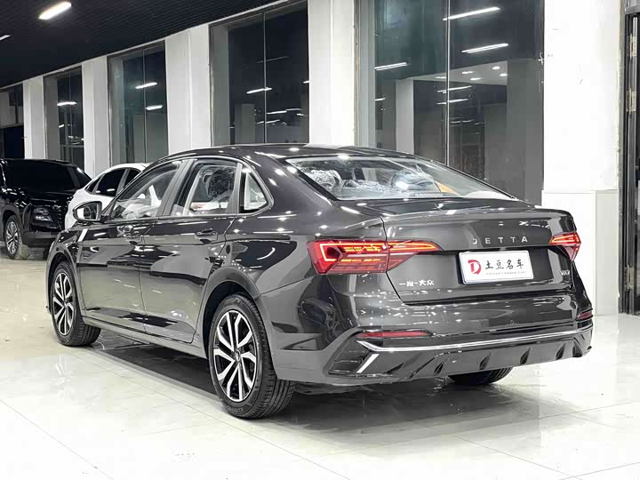 Volkswagen Jetta VA7