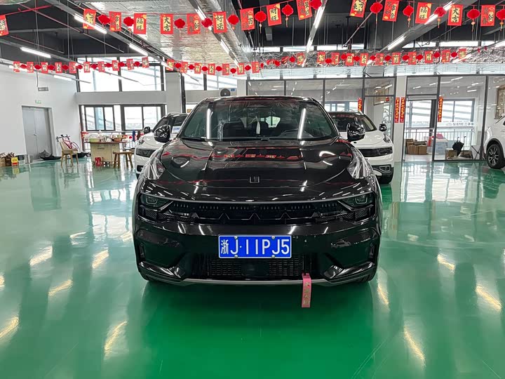 Lynk & Co 05