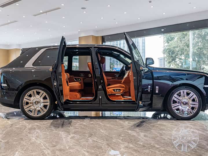 Rolls-Royce Cullinan 4-Seater