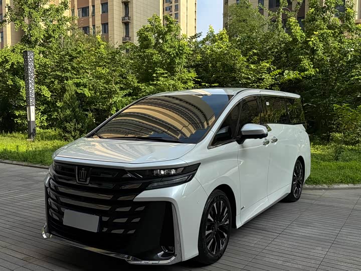 Toyota Vellfire Crown