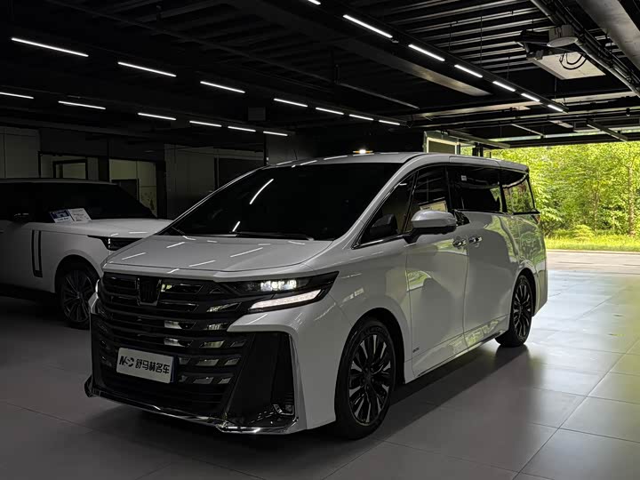 Toyota Vellfire Crown
