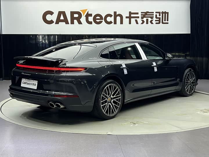 Porsche Panamera 4