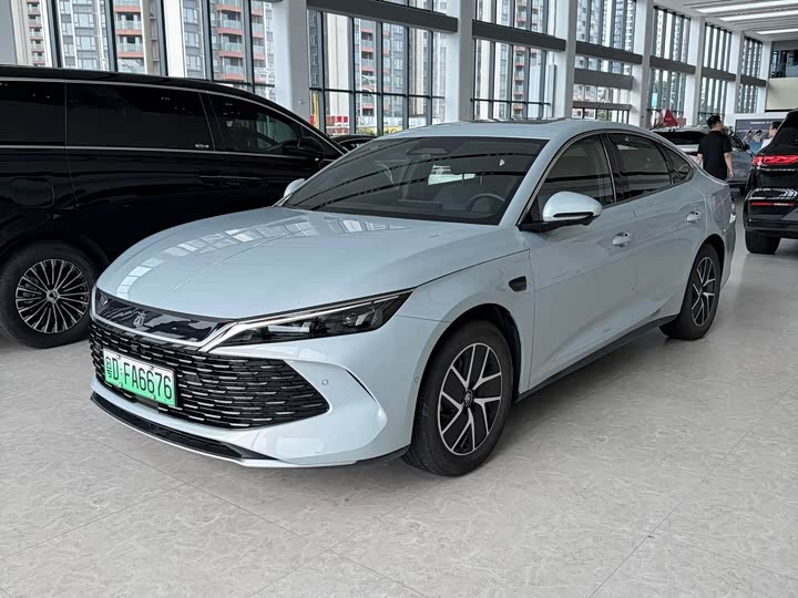 BYD Qin L DM-i Smart Drive 120 km Chaoyue