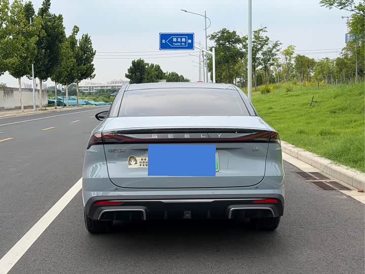 Geely Galaxy L6
