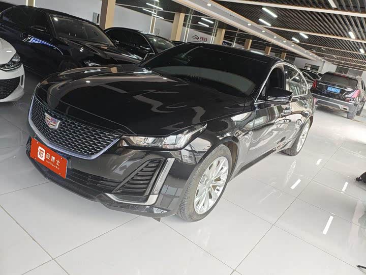Cadillac CT5 28T Luxury (Standard)