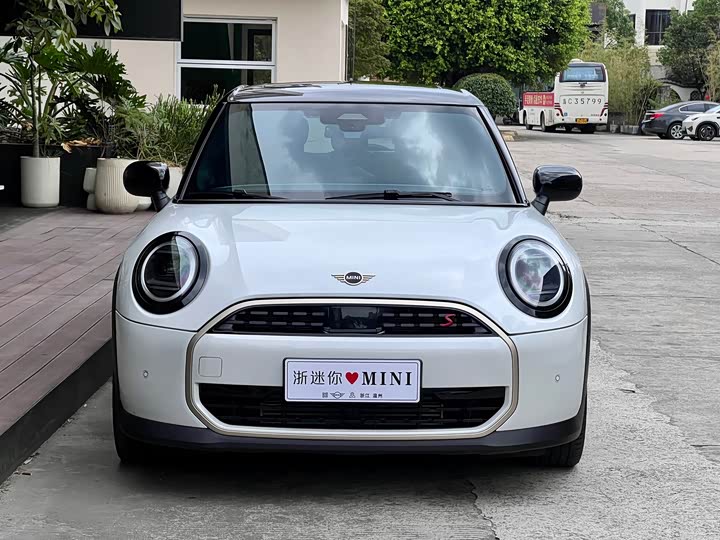 MINI 