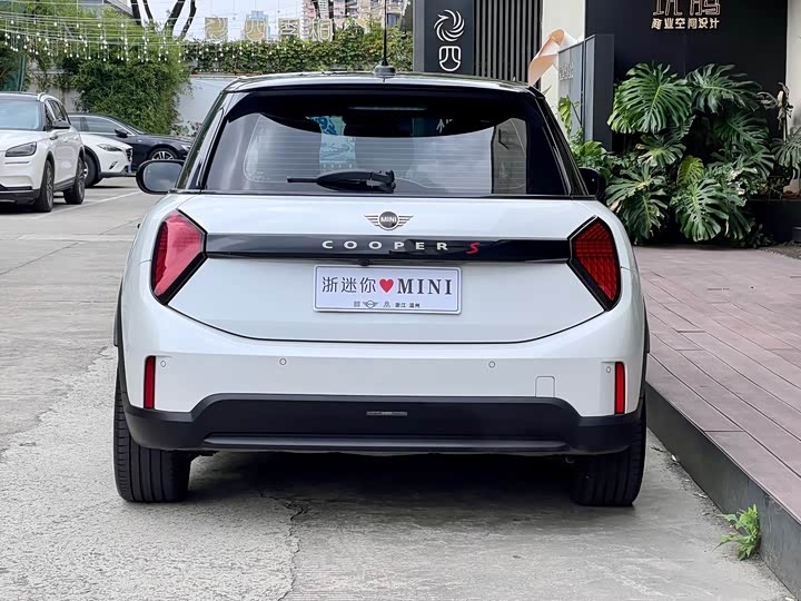 MINI 
