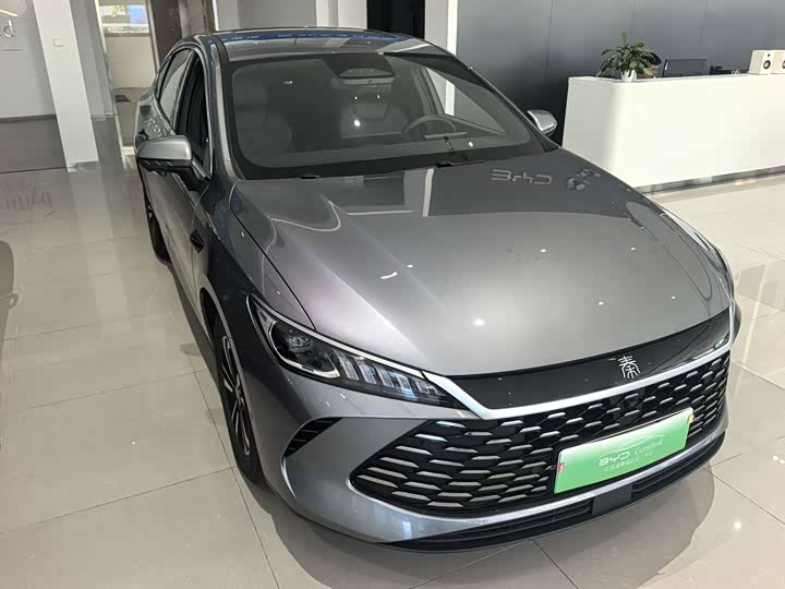 BYD Qin PLUS DM-i Smart Drive 120 km Chaoyue